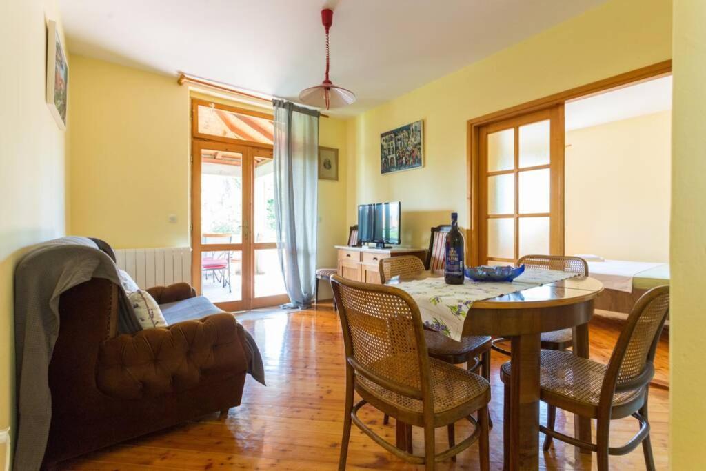 Sleep & Fly Cottage Čilipi エクステリア 写真