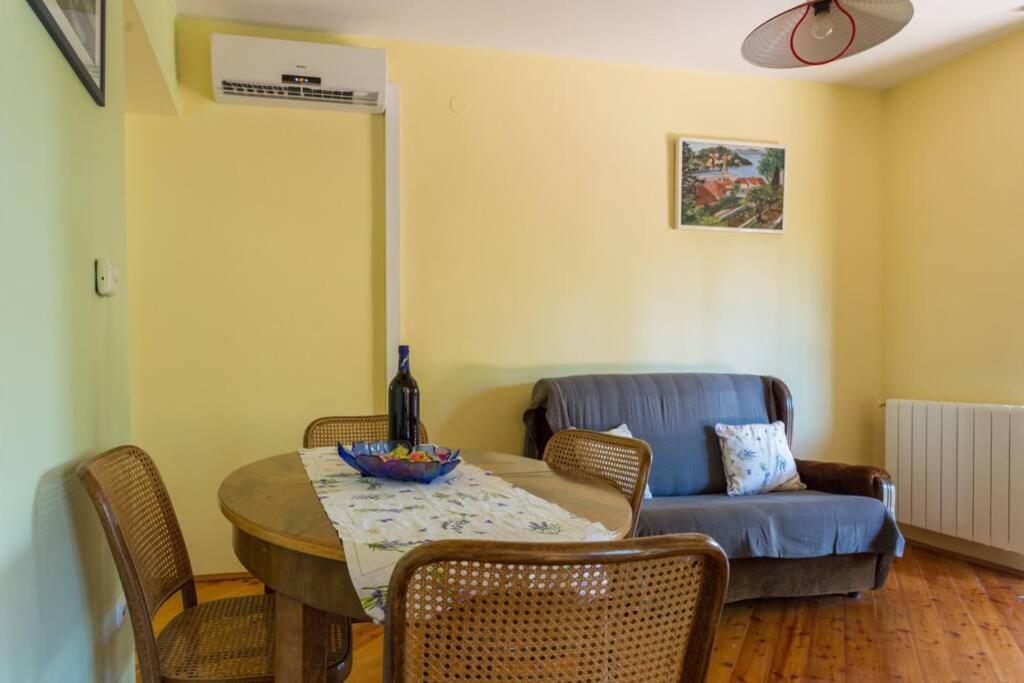 Sleep & Fly Cottage Čilipi エクステリア 写真