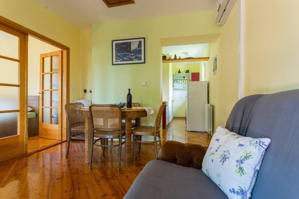 Sleep & Fly Cottage Čilipi エクステリア 写真